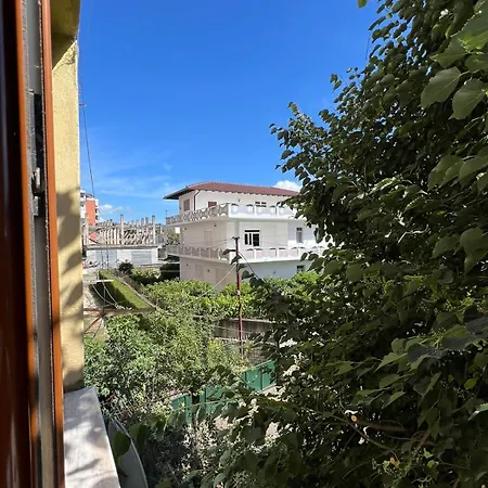 بيت ضيافة 3 Bedroom Flat In بيرات