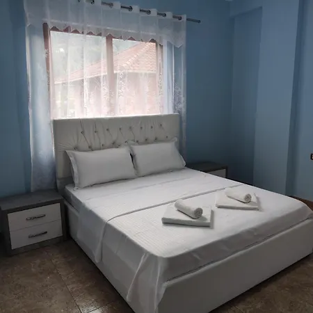 3 Bedroom Flat In Guest house *